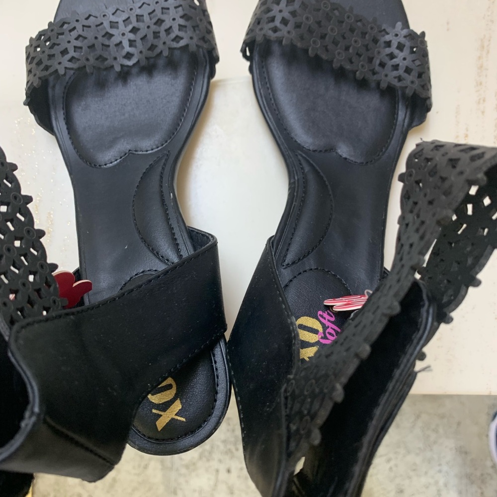 Women's Black Laser-Cut Open-Toe Sandals